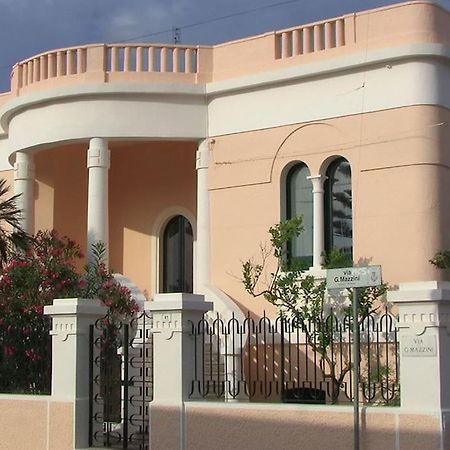 Villa Nel Salento - Ampie Camere E Giardino, Fino A 9 Persone Barbarano del Capo 外观 照片