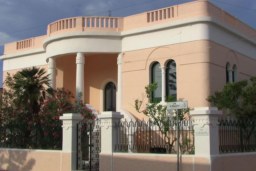 Villa Nel Salento - Ampie Camere E Giardino, Fino A 9 Persone Barbarano del Capo 外观 照片