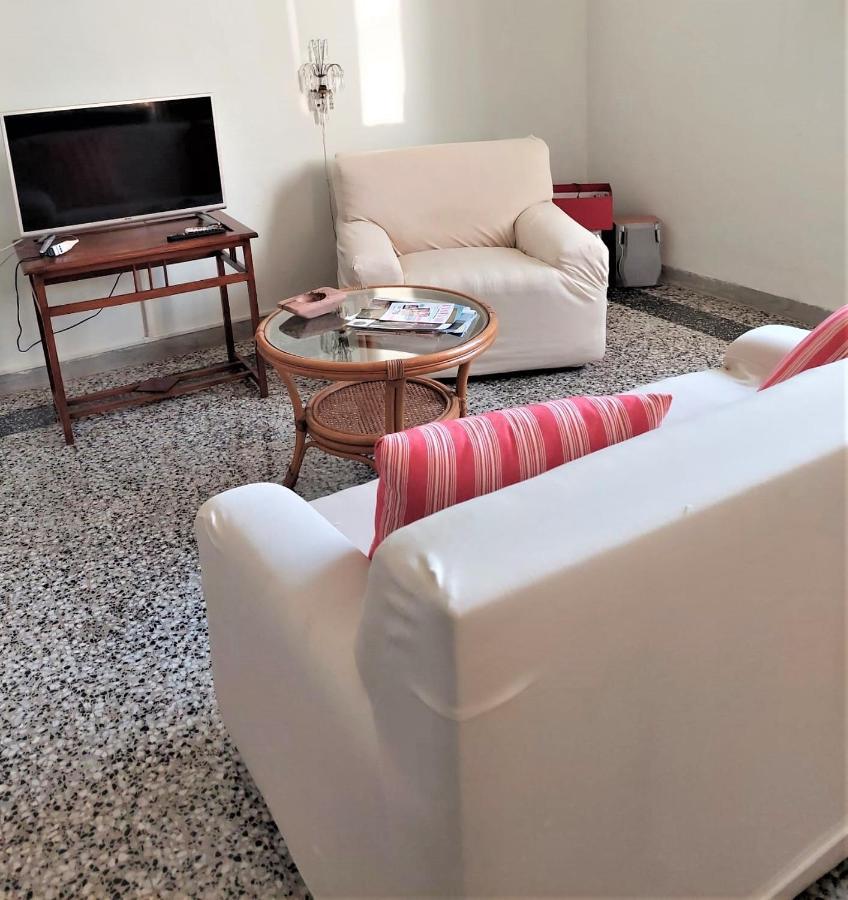 Villa Nel Salento - Ampie Camere E Giardino, Fino A 9 Persone Barbarano del Capo 外观 照片