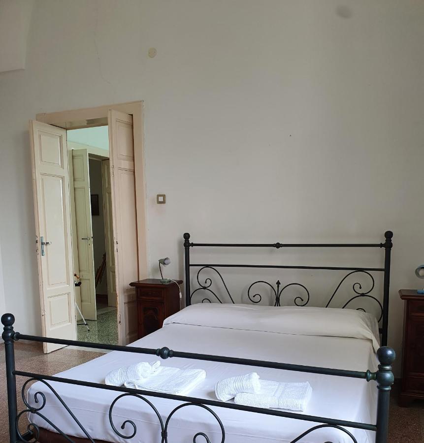 Villa Nel Salento - Ampie Camere E Giardino, Fino A 9 Persone Barbarano del Capo 外观 照片